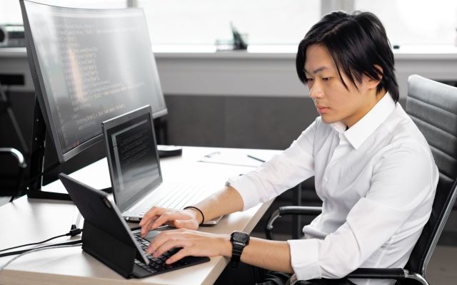 Omnichannel e-commerce platform for an electronics retailer — 2